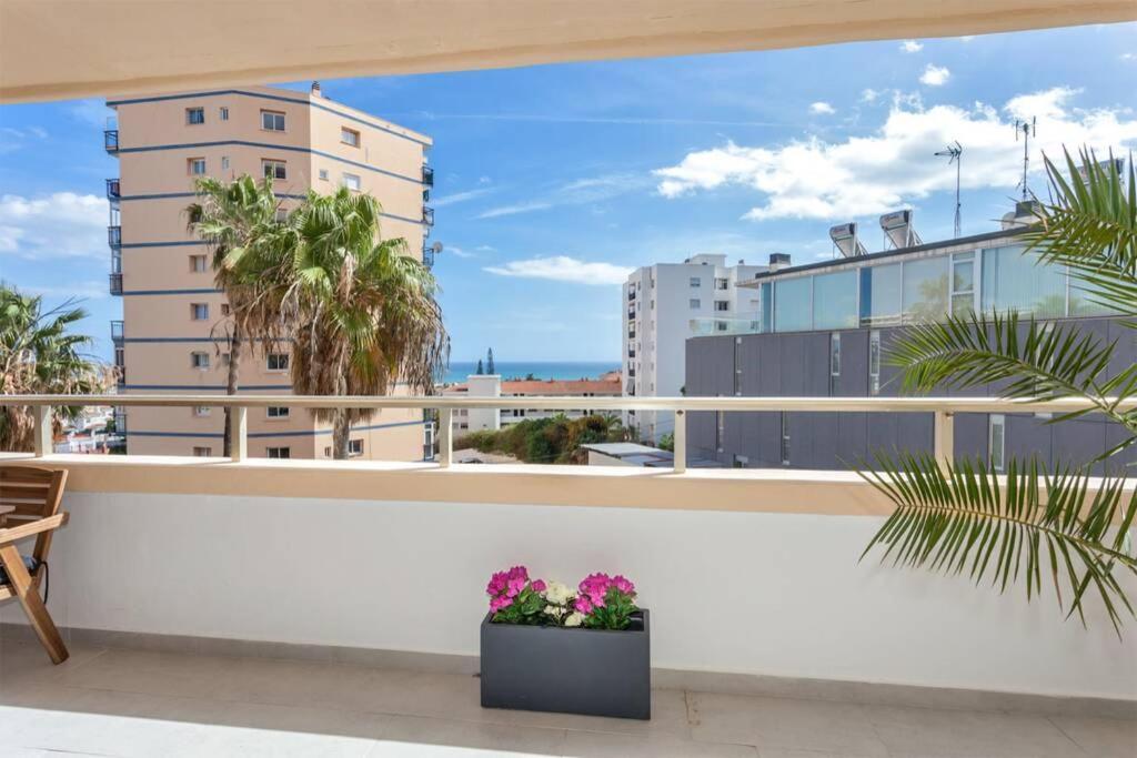 Puertosol 33 - 2 Bed Apartment, Beach Puerto Marina Benalmádena Exteriör bild