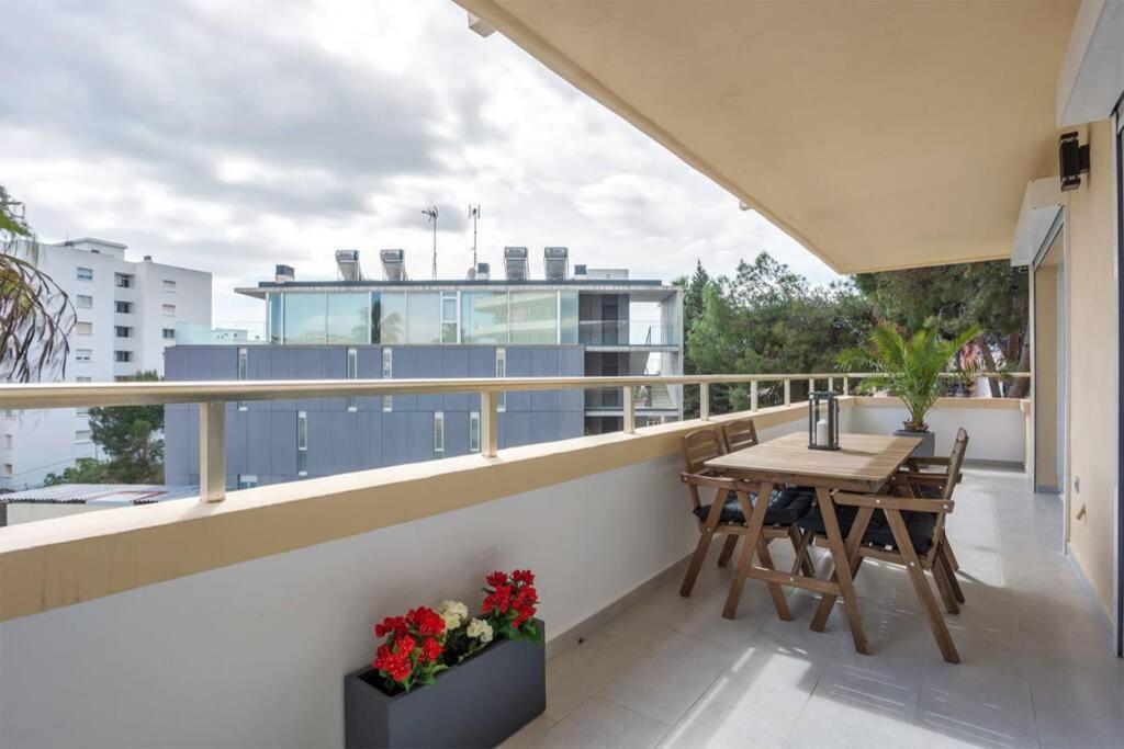 Puertosol 33 - 2 Bed Apartment, Beach Puerto Marina Benalmádena Exteriör bild