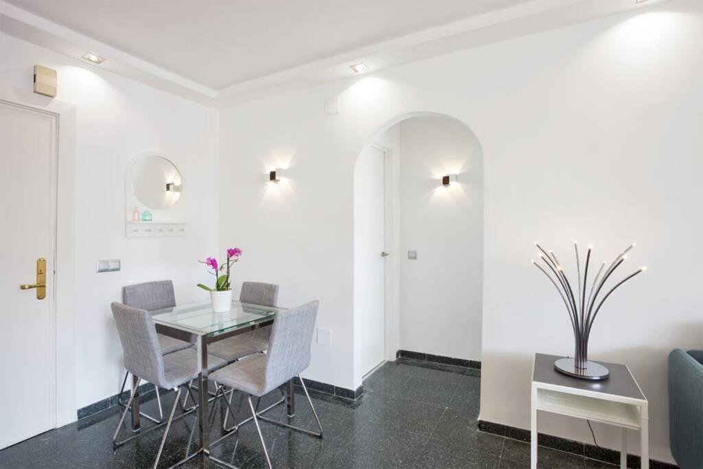 Puertosol 33 - 2 Bed Apartment, Beach Puerto Marina Benalmádena Exteriör bild